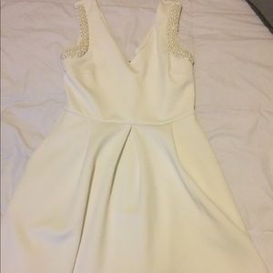 Elegant dress, never worn, medium size/8